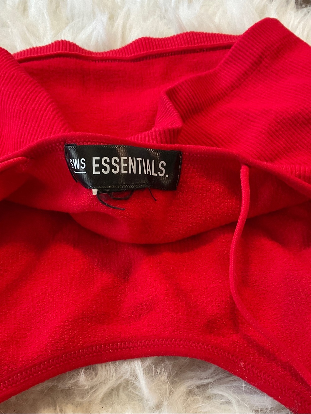 Red Ribbed Spaghetti-Strap Crop Cami - Picture 4 of 4